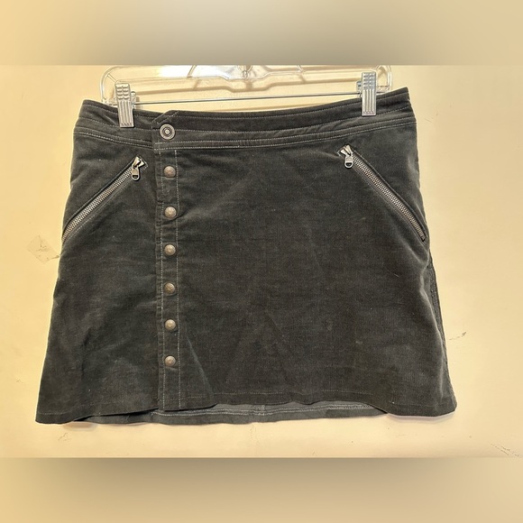 Kuhl Dresses & Skirts - Kuhl Corduroy Streamline Skirt Size‎ 6 Short Above Knee Mini Gray Snap Front